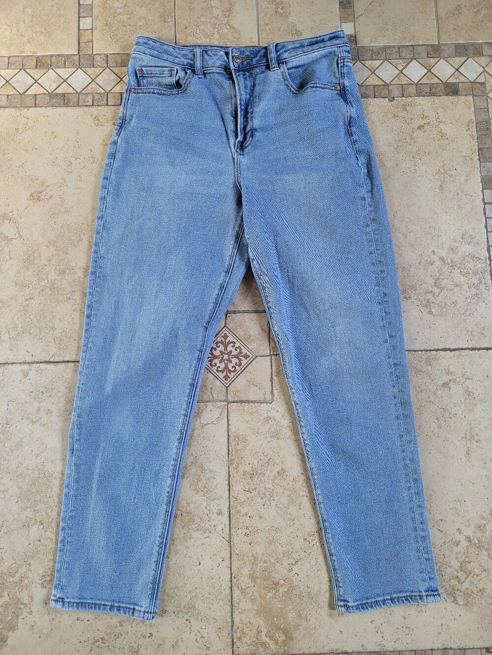 American Eagle Outfitters Mom Jeans